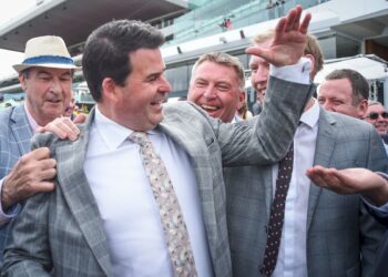 Asfoora ”once in a lifetime”