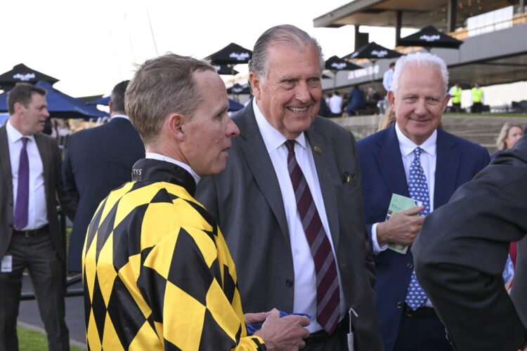 John Messara talks to Autumn Glow's jockey Kieran McEvoy alongside Arrowfield's Jon Freyer [Bradley Photos]