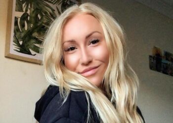 Queensland jockey has a win over white powder video