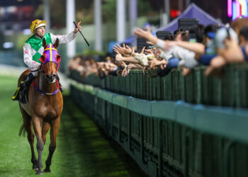 Bowman stars with Valley treble as Shum charges into title race