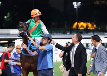 Trainer title race heats up as Fownes fires Hong Kong double