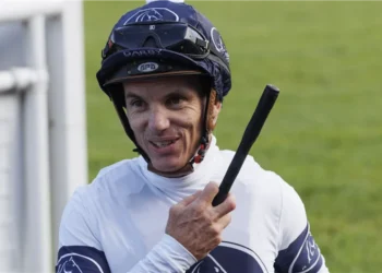 Derby winner’s brother makes stylish start to spring
